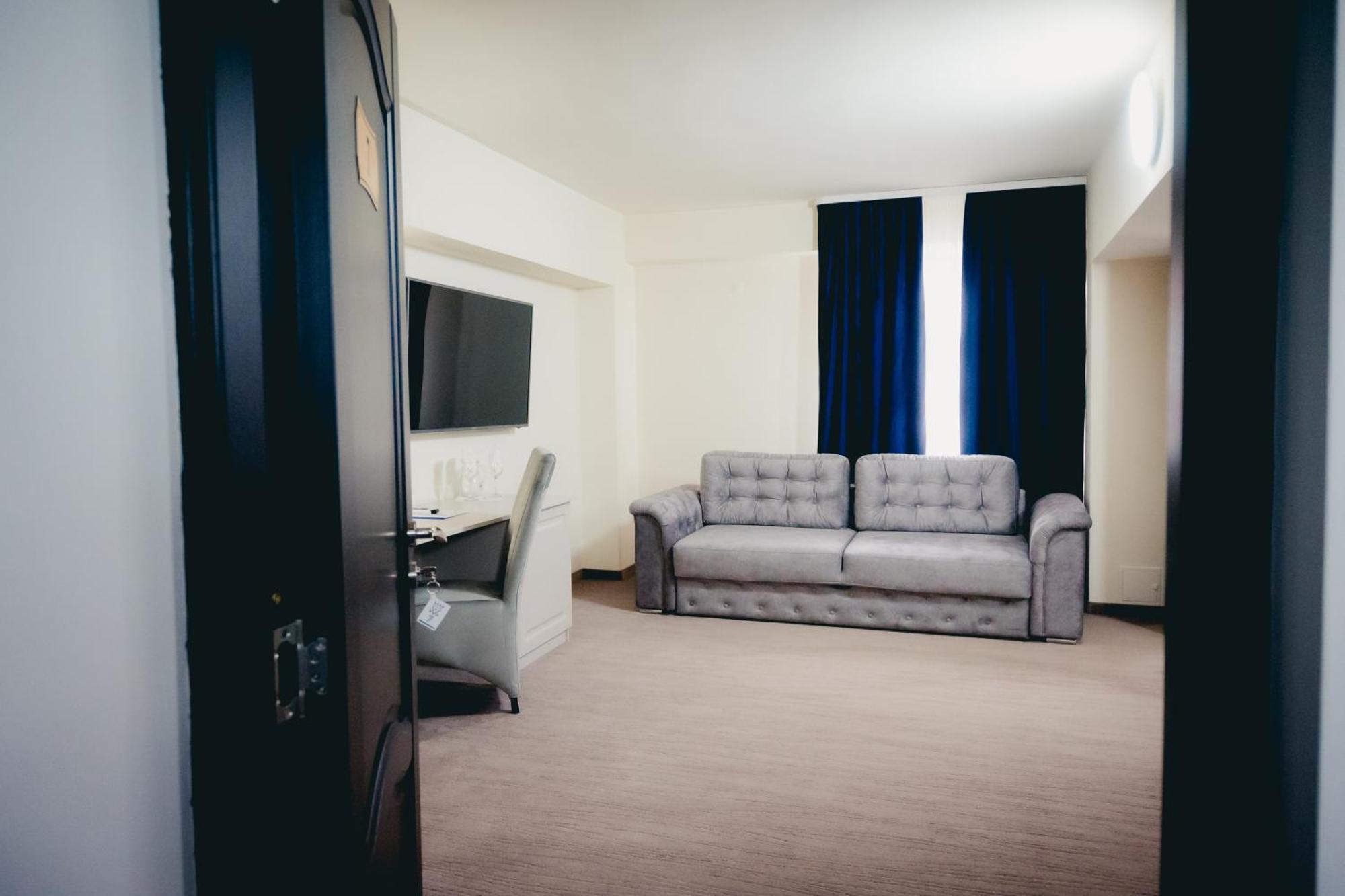Hotel Valahia 트르고비슈테 외부 사진