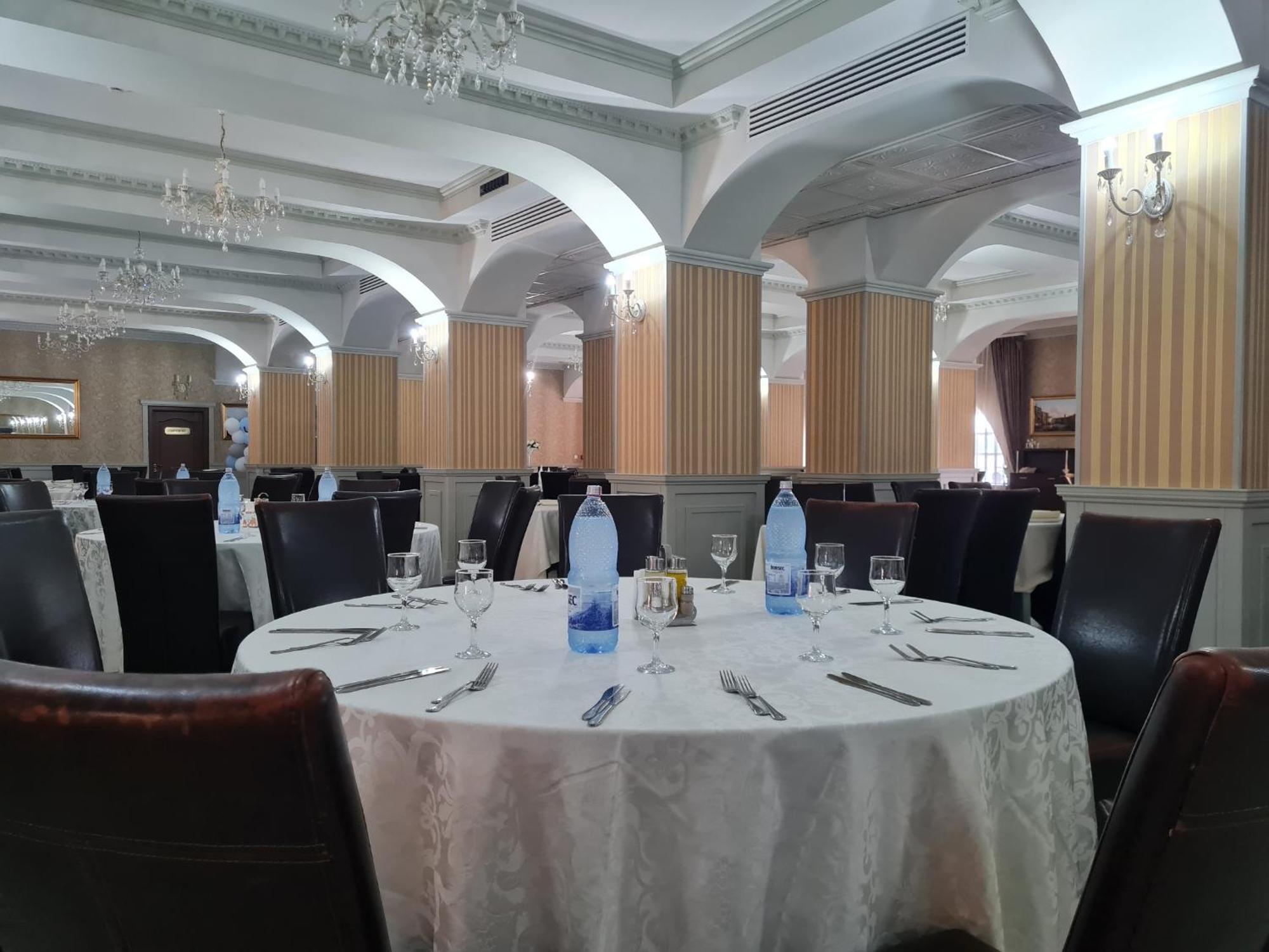 Hotel Valahia 트르고비슈테 외부 사진
