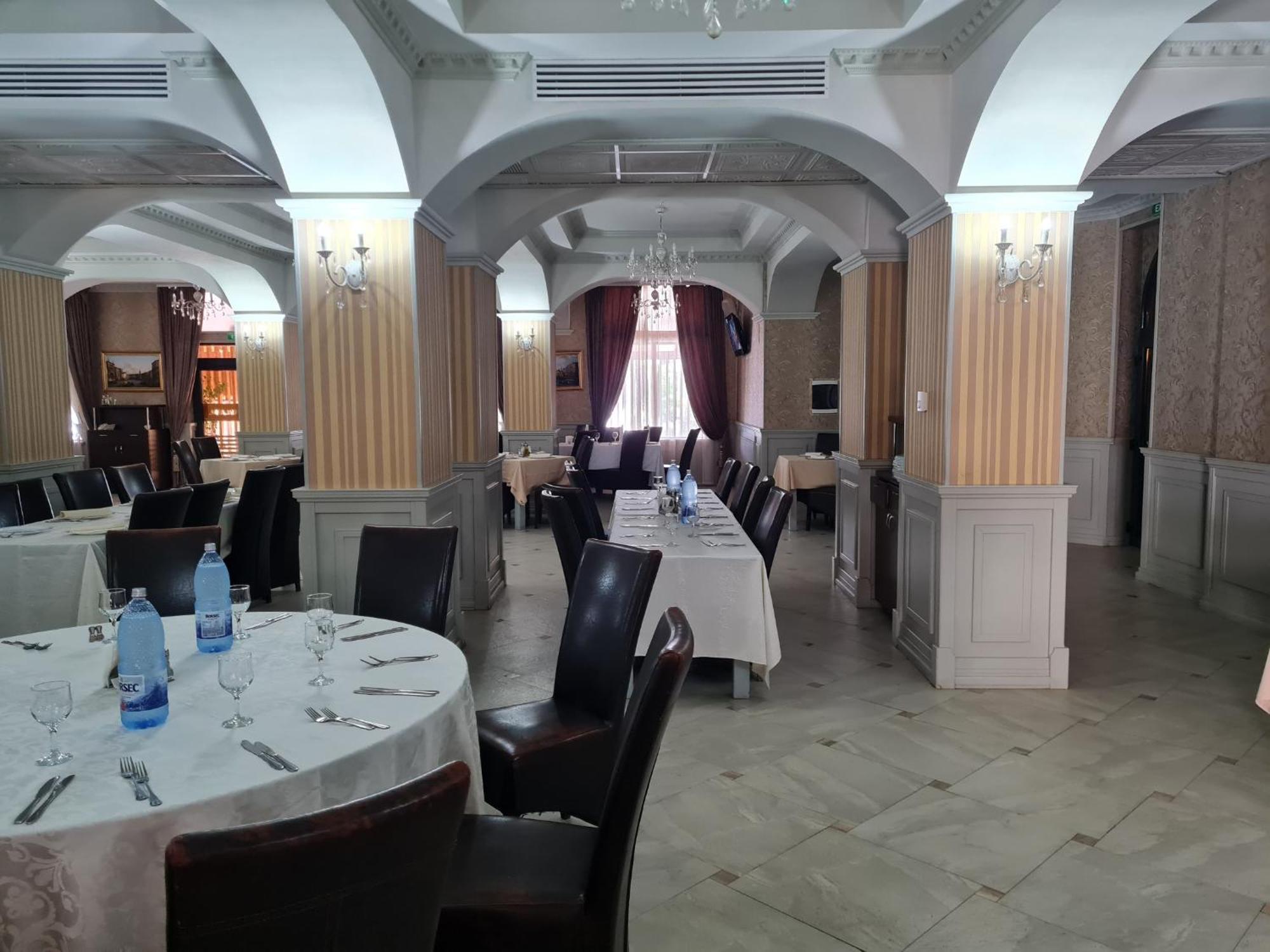 Hotel Valahia 트르고비슈테 외부 사진