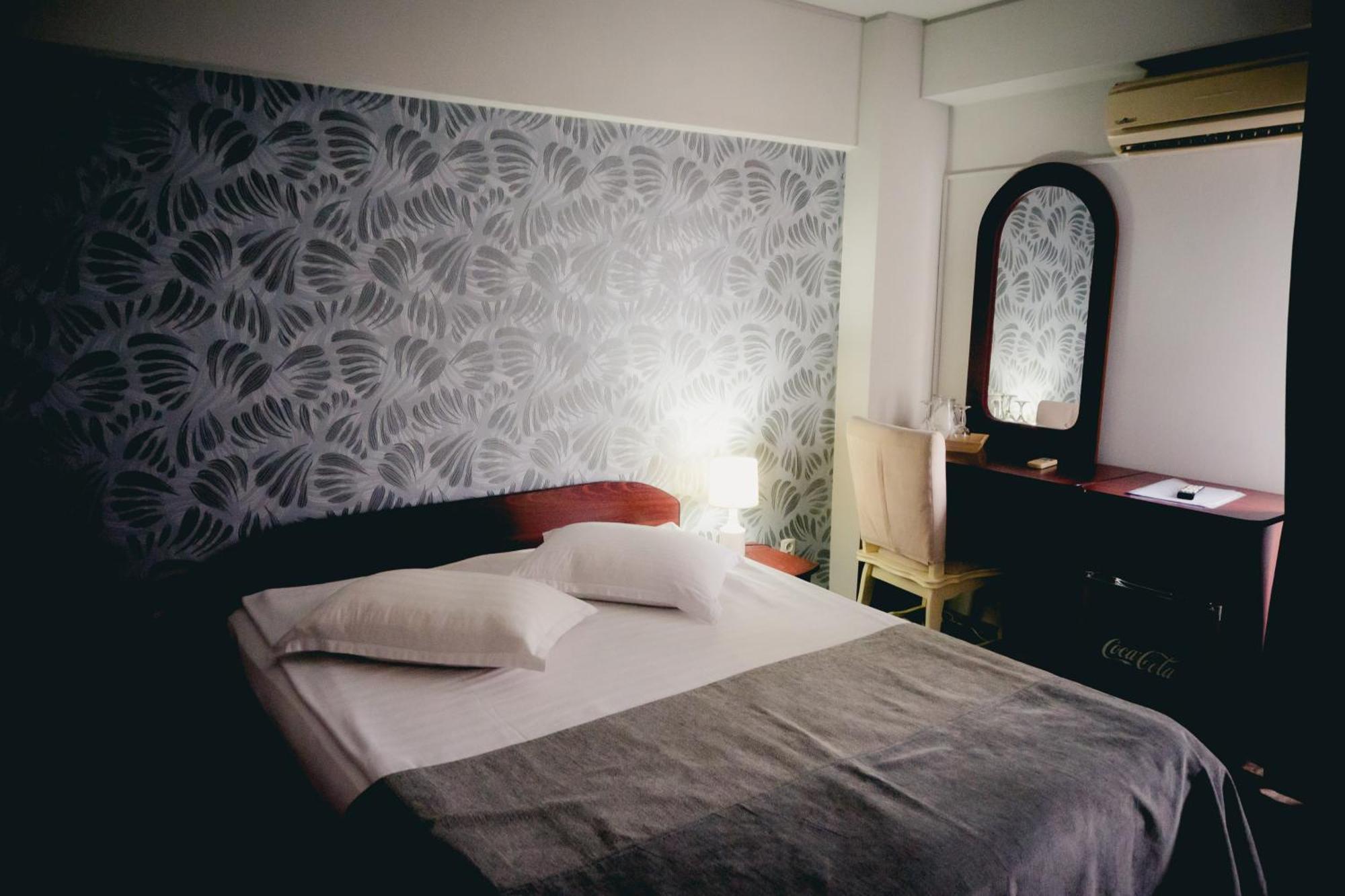 Hotel Valahia 트르고비슈테 외부 사진
