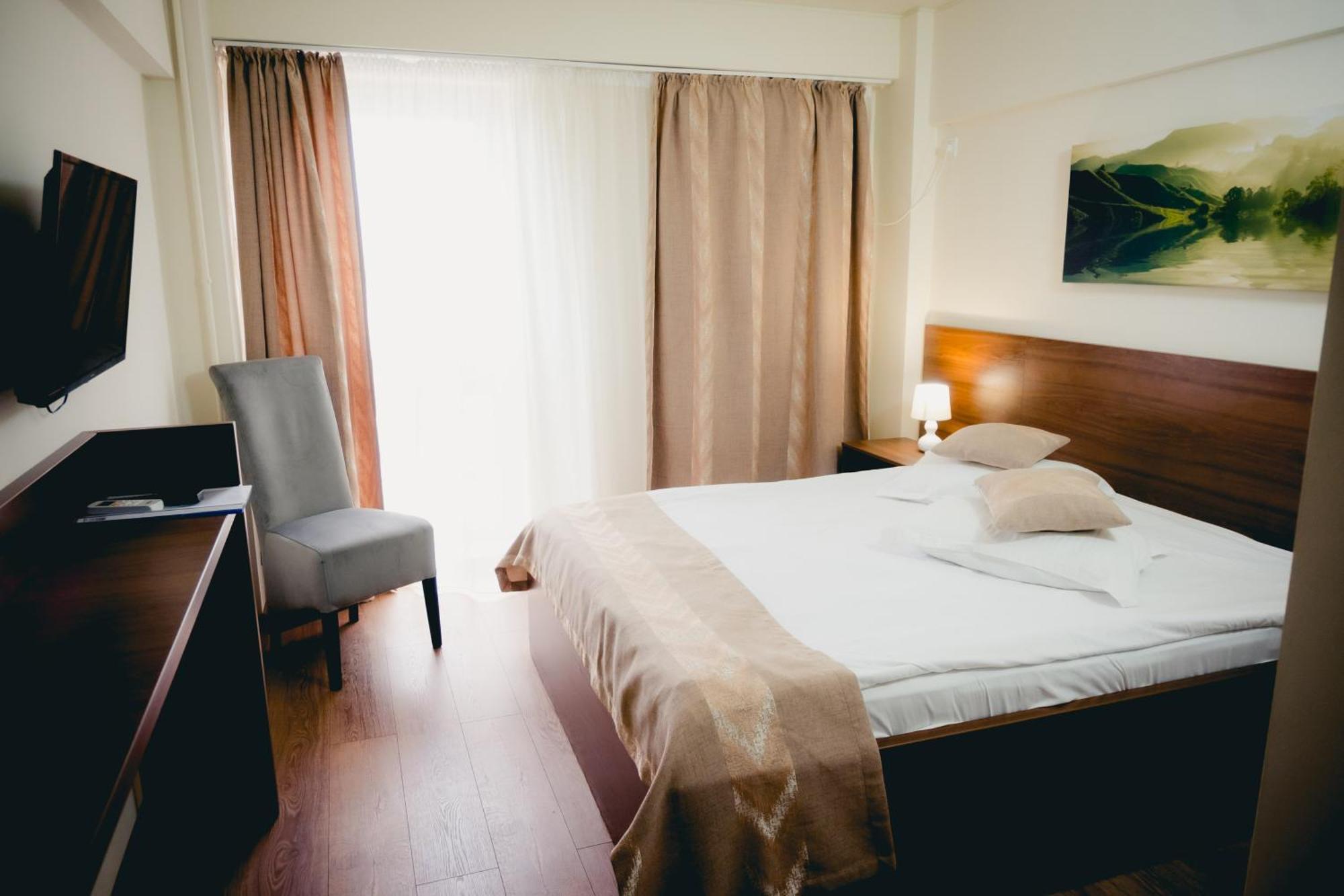Hotel Valahia 트르고비슈테 외부 사진