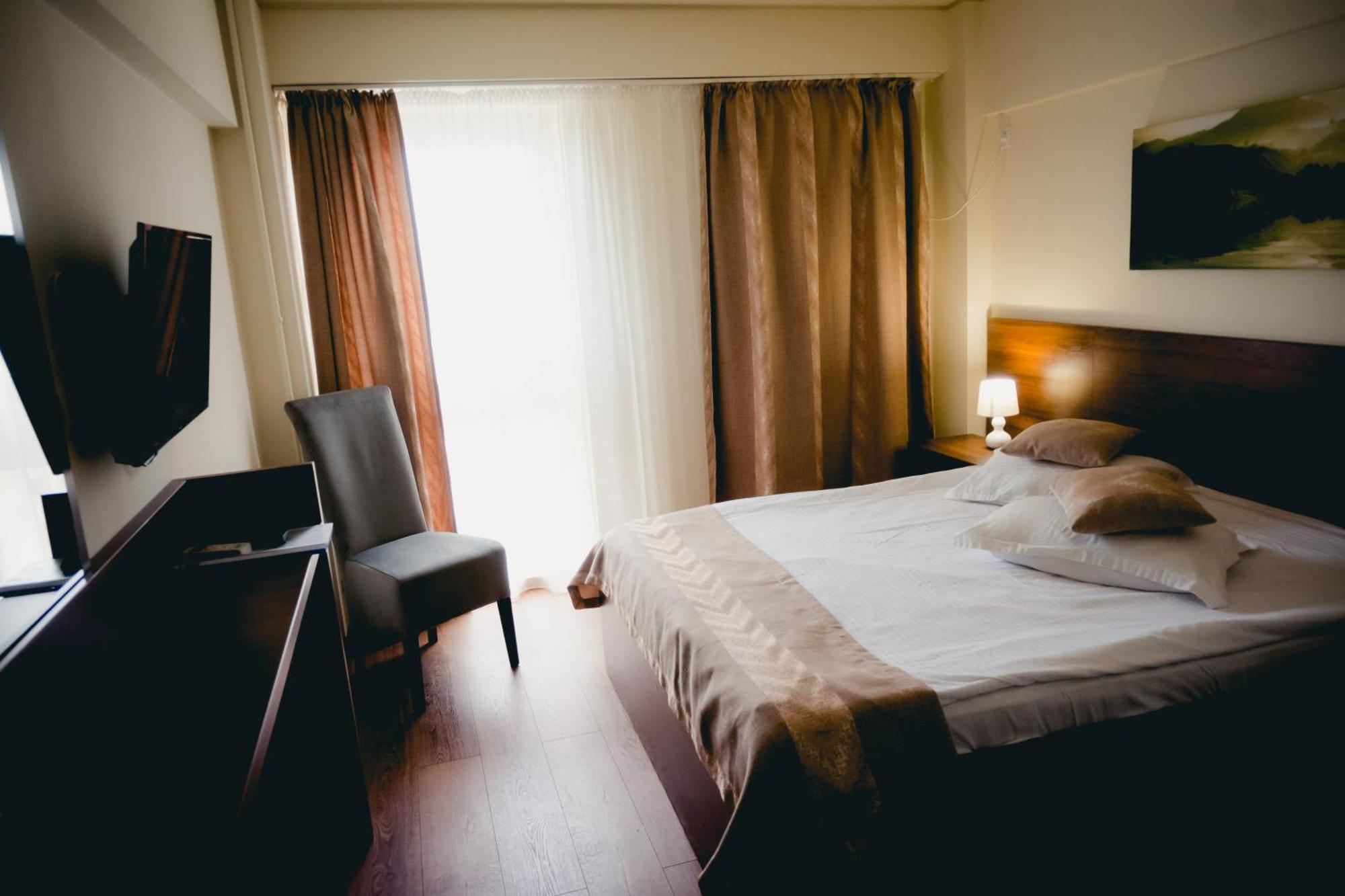 Hotel Valahia 트르고비슈테 외부 사진