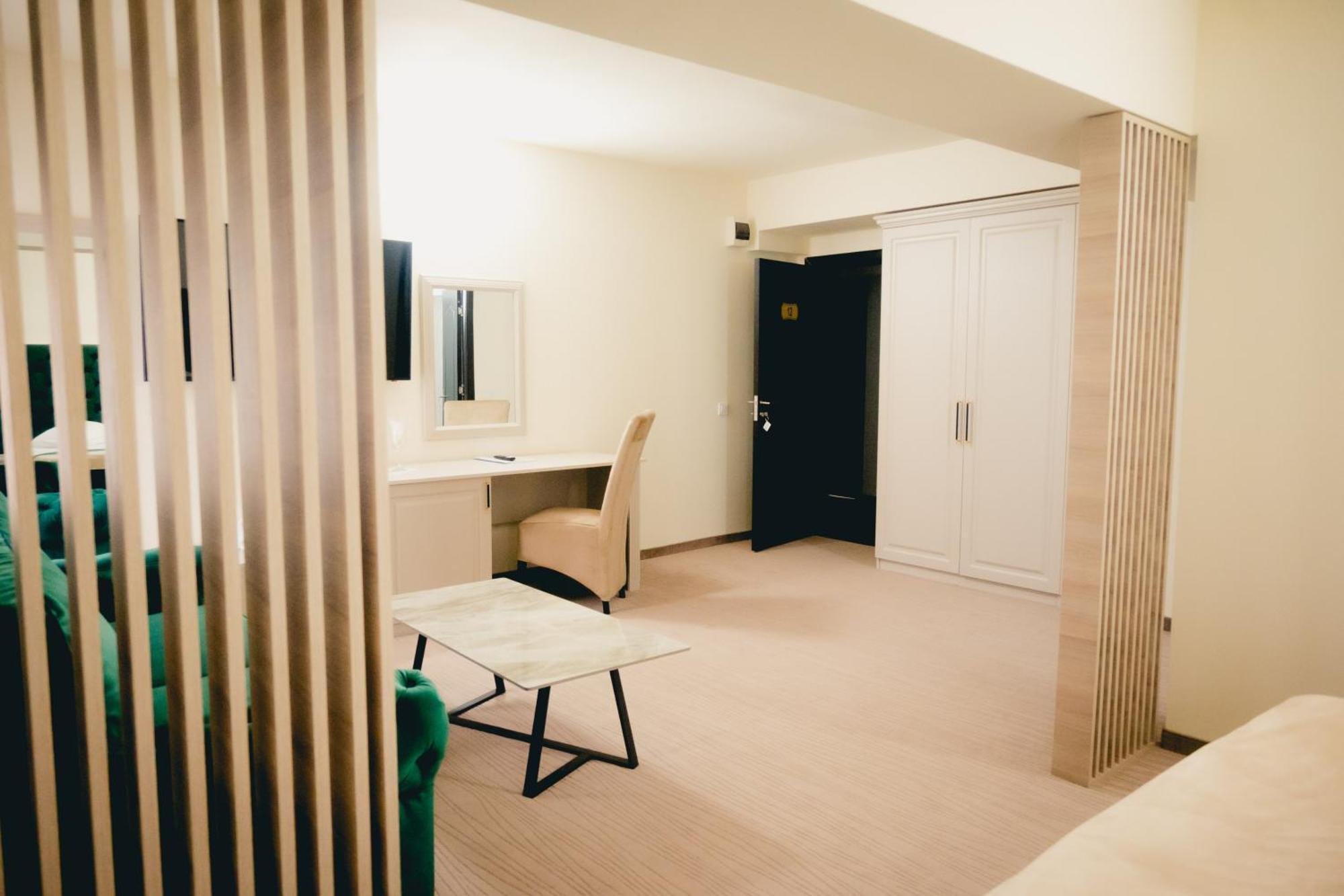 Hotel Valahia 트르고비슈테 외부 사진