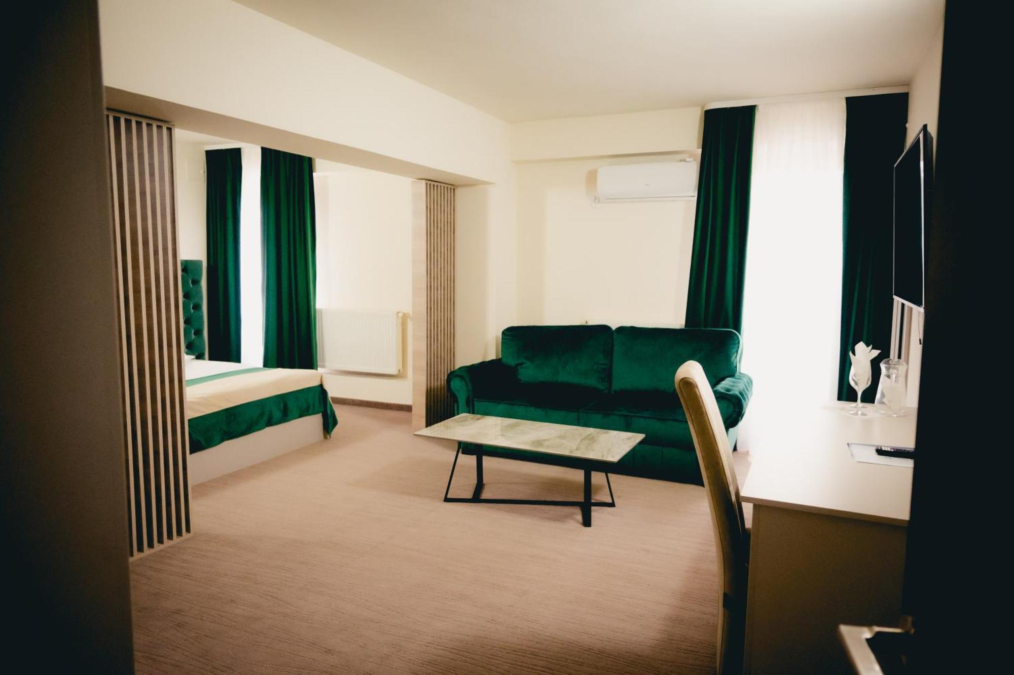 Hotel Valahia 트르고비슈테 외부 사진