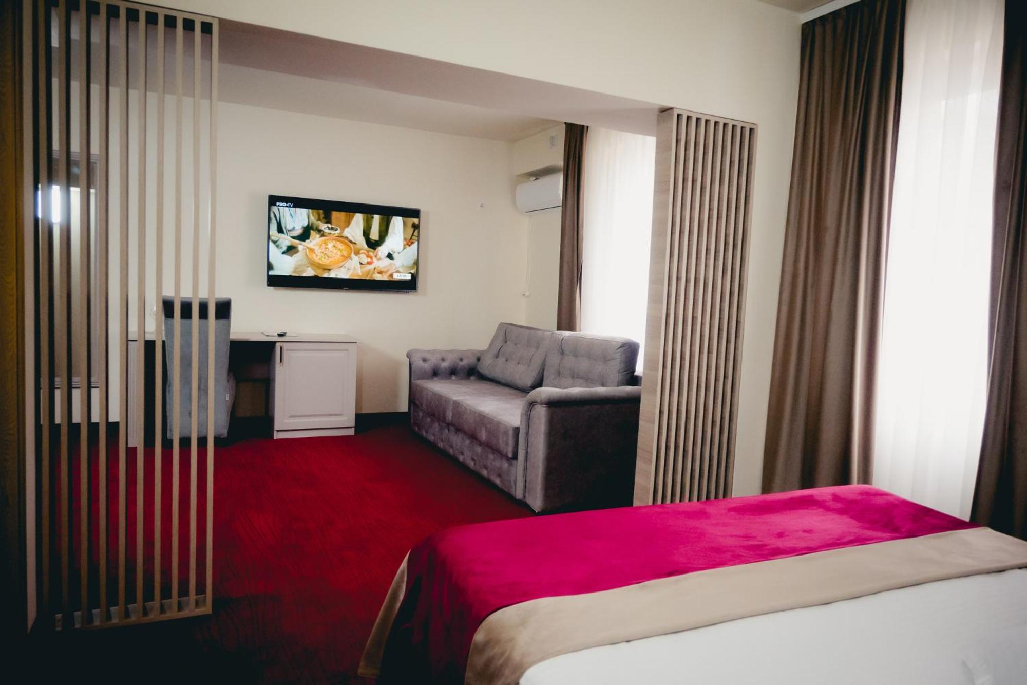 Hotel Valahia 트르고비슈테 외부 사진