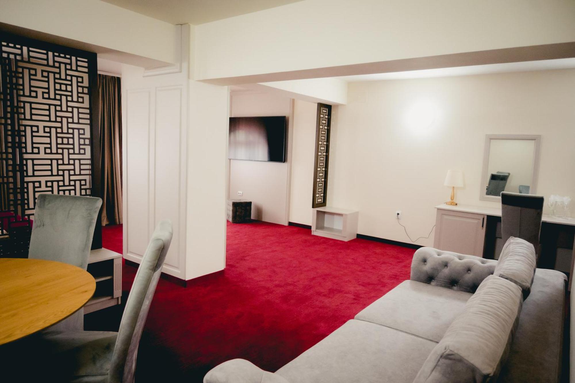 Hotel Valahia 트르고비슈테 외부 사진