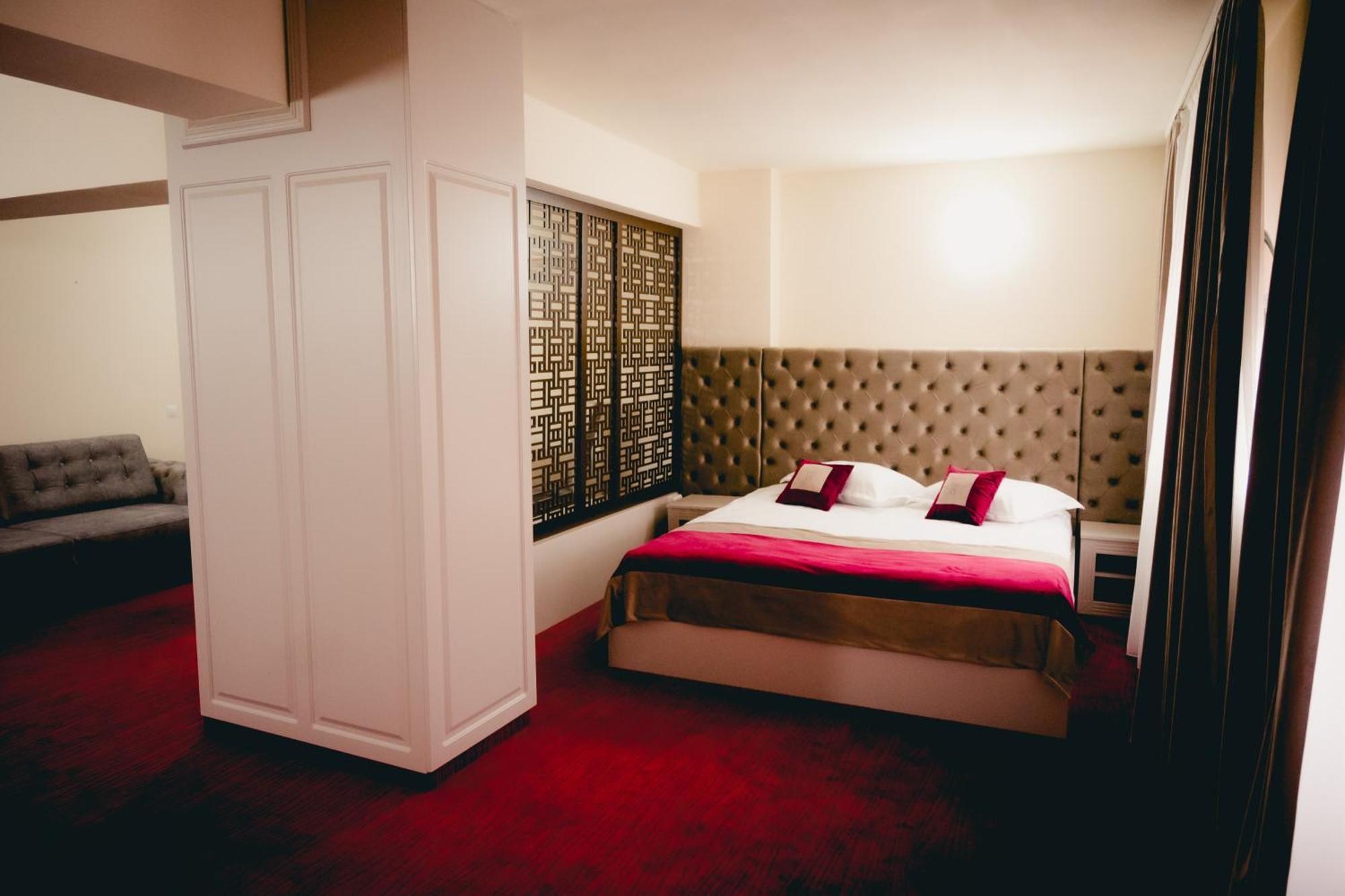 Hotel Valahia 트르고비슈테 외부 사진