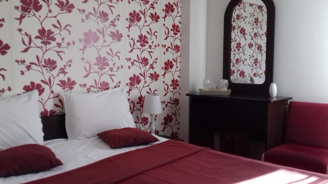 Hotel Valahia 트르고비슈테 외부 사진